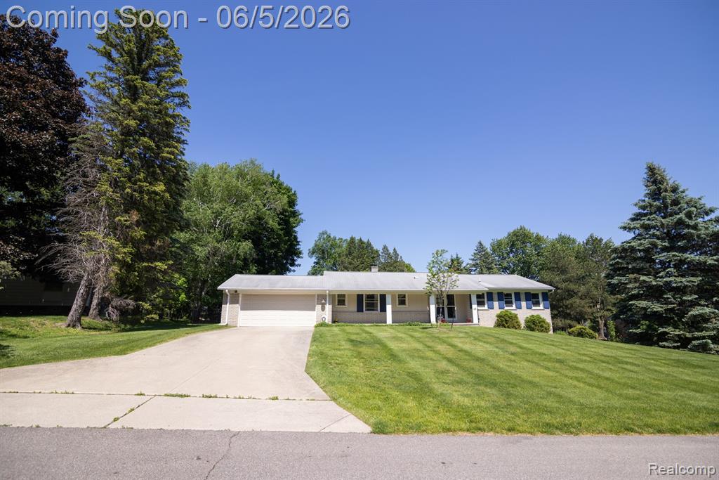 724 Sandstone Drive, Rochester Hills, MI 48309 — Photo 4
