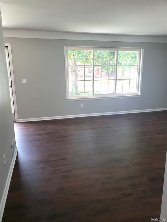 8224 Milburn Street, Westland, MI — Photo 14