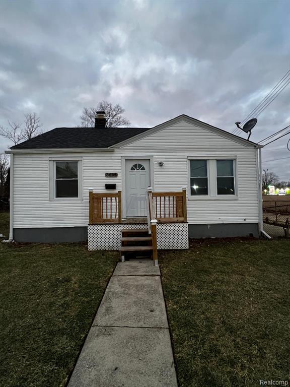 8695 Evergreen Avenue, Detroit, MI 48228 — front exterior