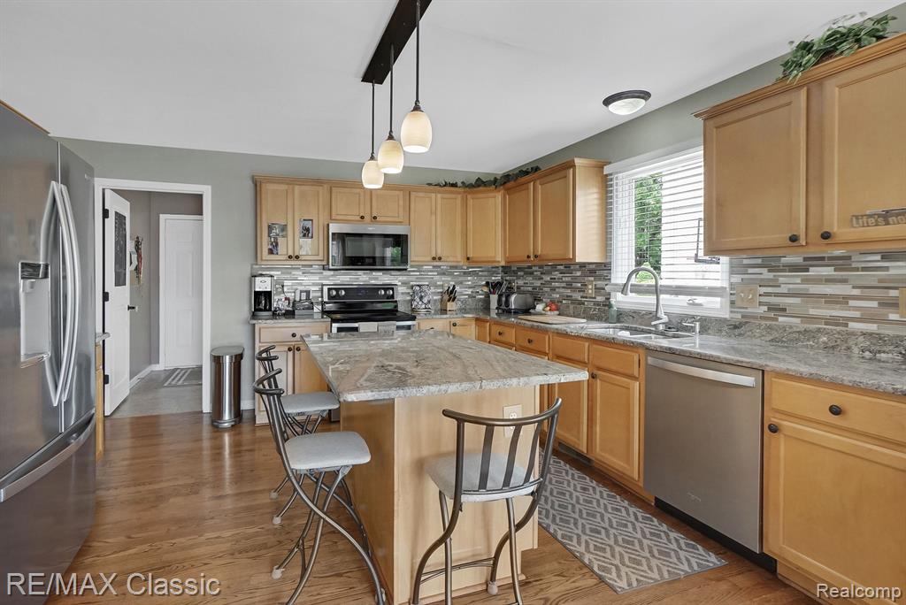 5924 LOVEWOOD Court, Canton, MI 48187 — Photo 18