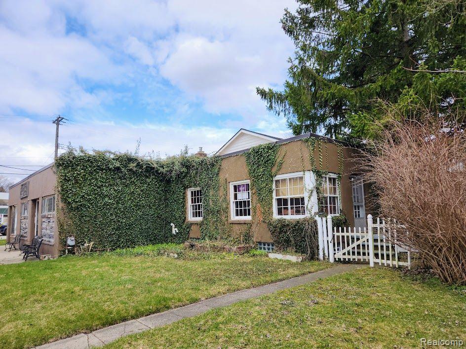 4464 FOREST Street, Leonard, MI 48367 — Photo 38