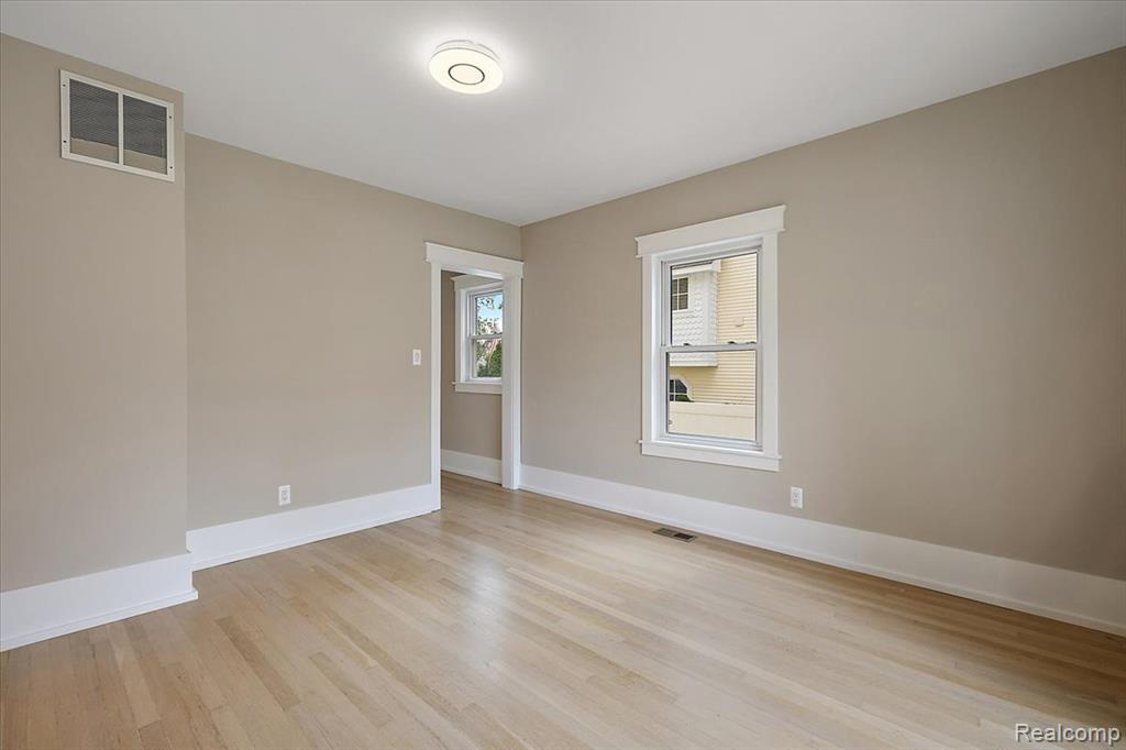 776 W LINCOLN Street, Birmingham, MI 48009 — Photo 13
