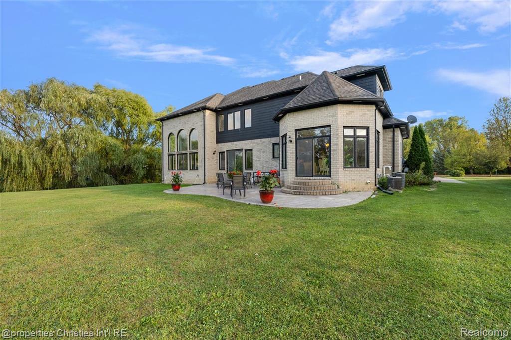 58 INGRAM Drive, Troy, MI 48098 — Photo 11