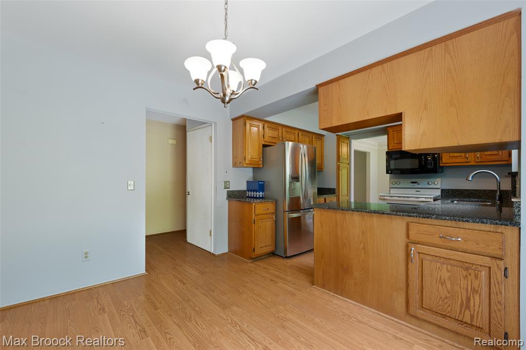 683 Thurber Drive, Troy, MI 48085 — Photo 22