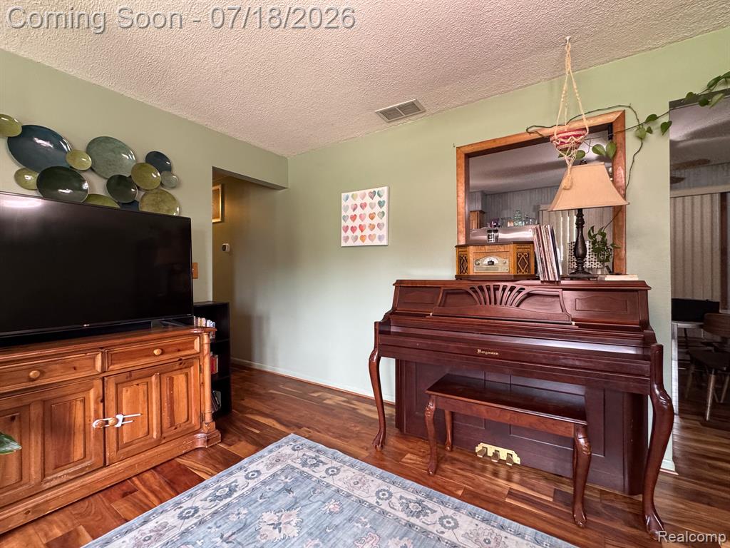 46030 Huling Street, Utica, MI 48317 — Photo 9