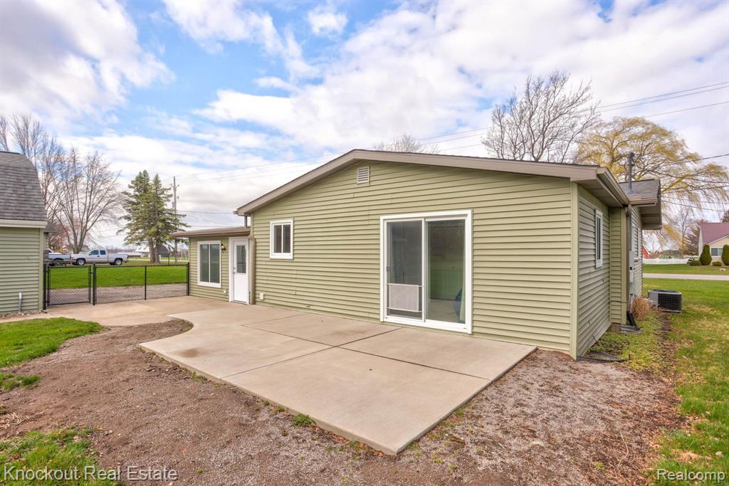 6960 GARFIELD Road, Freeland, MI 48623 — Photo 35