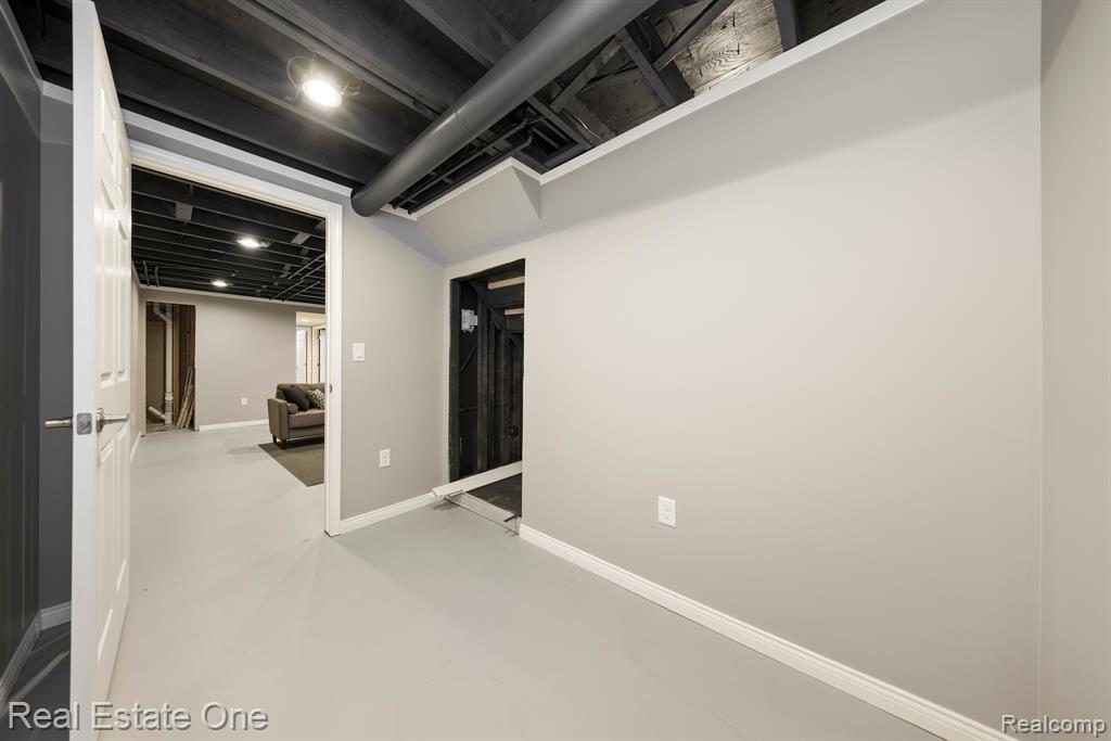 49139 FREEDOM Court, 4, Shelby Twp, MI 48315 — Photo 33