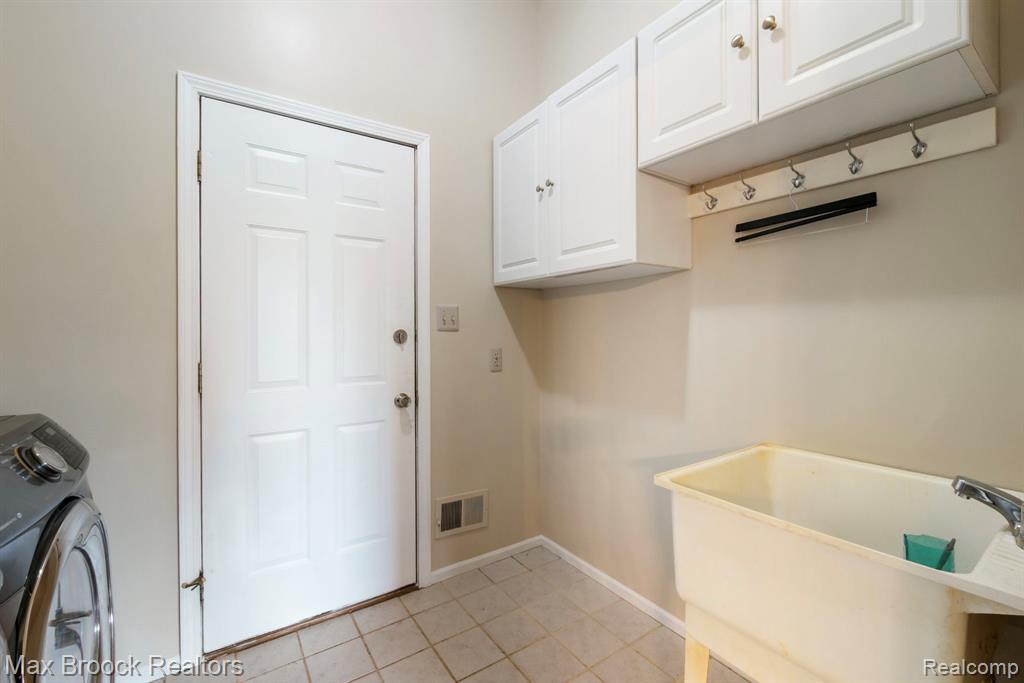2165 Oakwood Road, Ortonville, MI 48462 — Photo 34