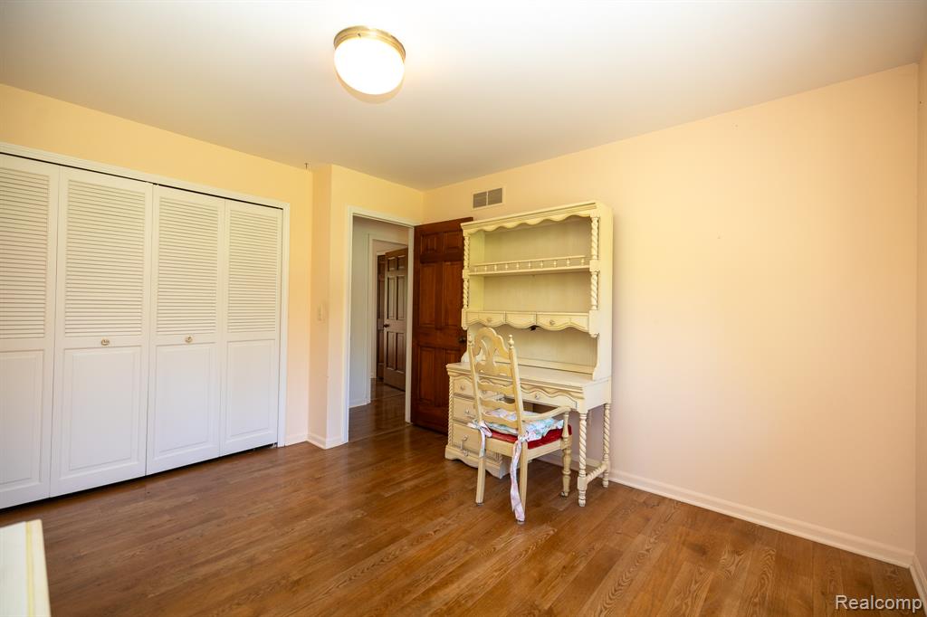 6084 Upper Straits Boulevard, West Bloomfield, MI 48324 — Photo 24