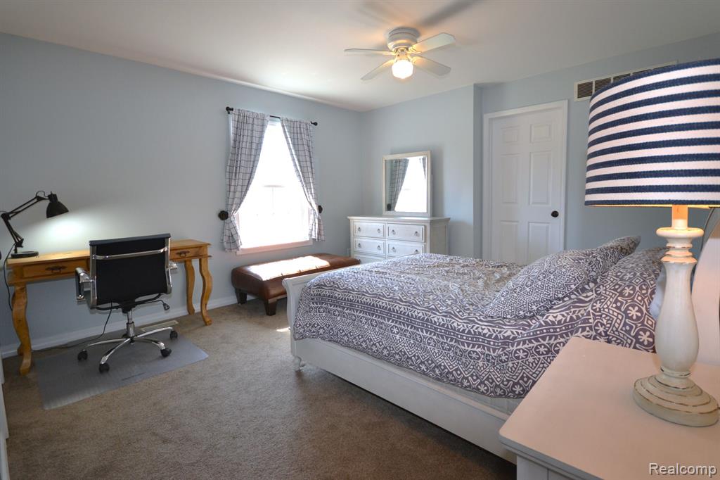 4072 W MAPLE Road, Wixom, MI — Photo 29