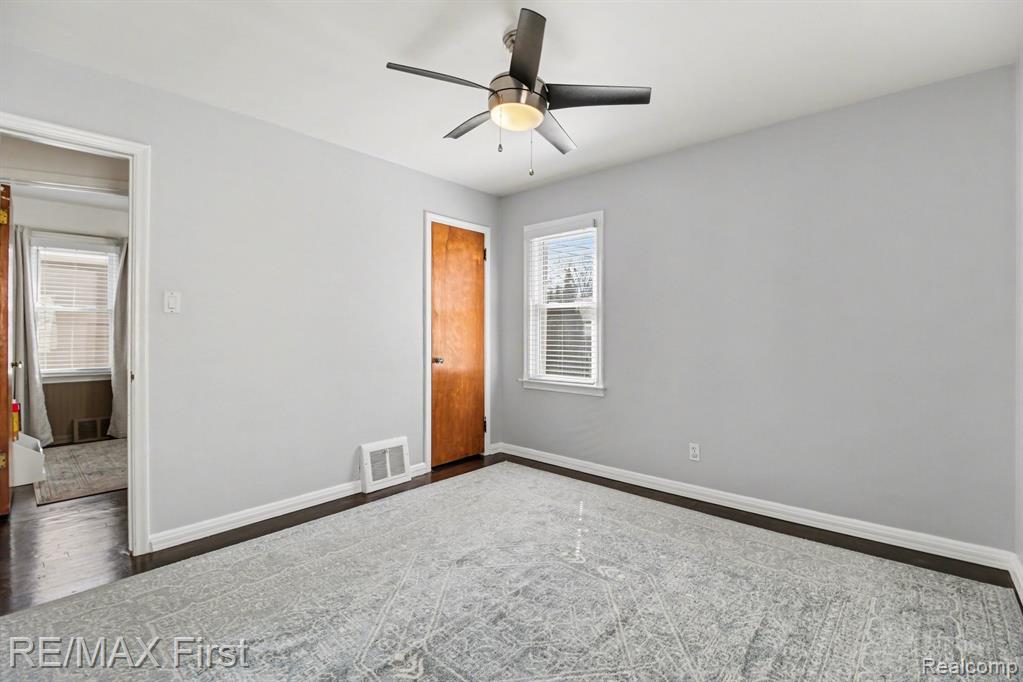 560 E Oakridge Street, Ferndale, MI 48220 — Photo 21