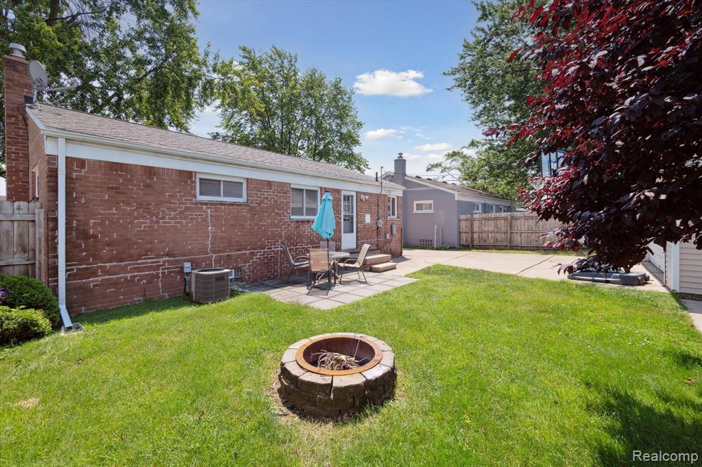 8211 TERRI Drive, Westland, MI — Photo 45