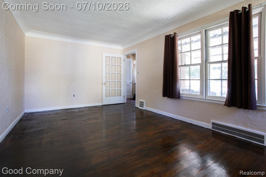 723 Pine Street, Wyandotte, MI 48192 — Photo 5