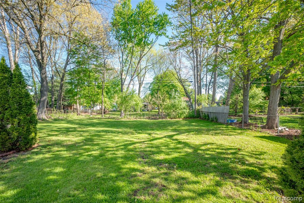 4120 Baybrook Drive, Waterford, MI 48329 — Photo 23