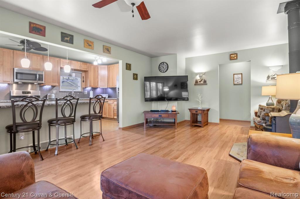 425 KENT Street, Carleton, MI 48117 — Photo 9