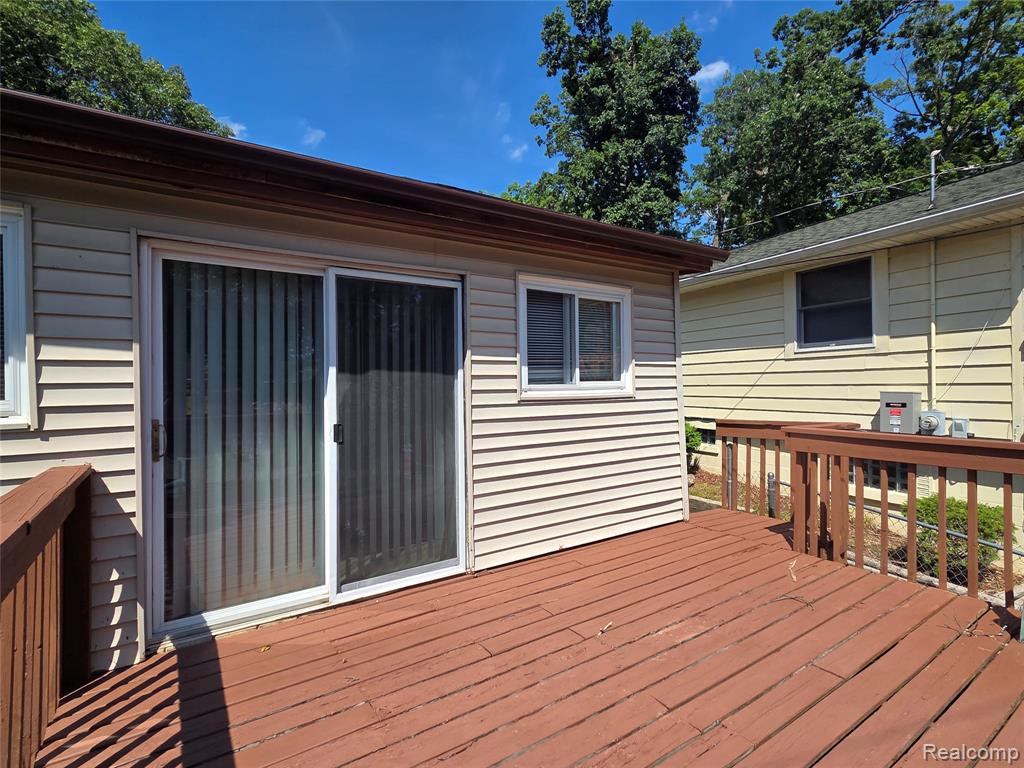 6316 Oakdale Drive, Brighton, MI 48116 — Photo 4