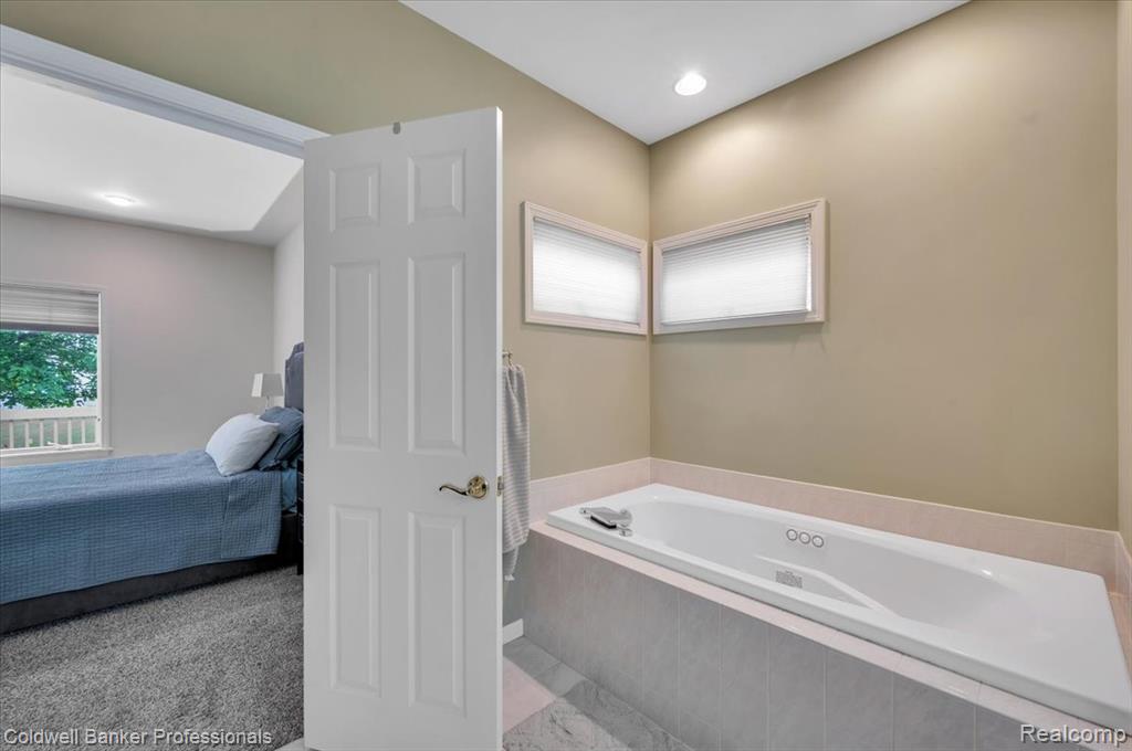 1518 Wildwood Court, Flint, MI 48532 — Photo 17