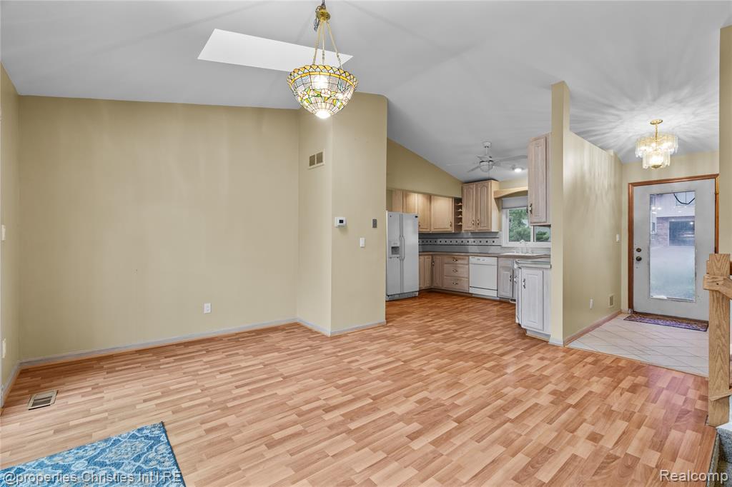 6785 GRASSLAND Avenue, West Bloomfield, MI 48324 — Photo 6