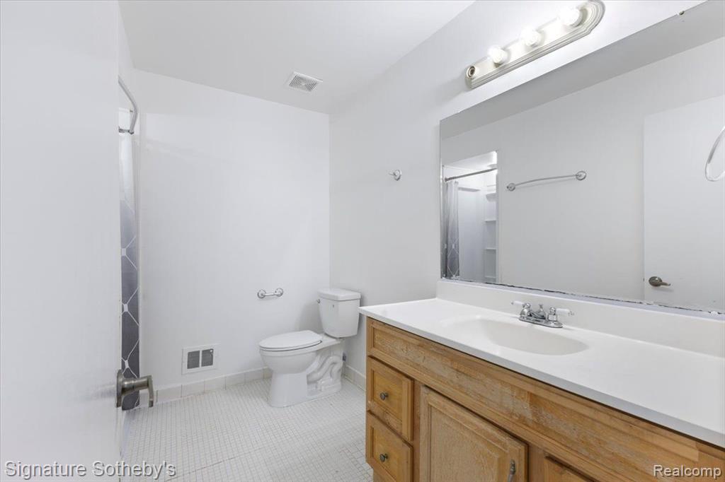 27598 E ECHO, 248, Farmington Hills, MI 48334 — Photo 16