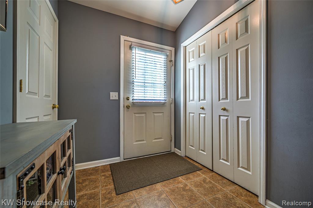 791 Deer Path Trail, Waterford, MI 48327 — Photo 6