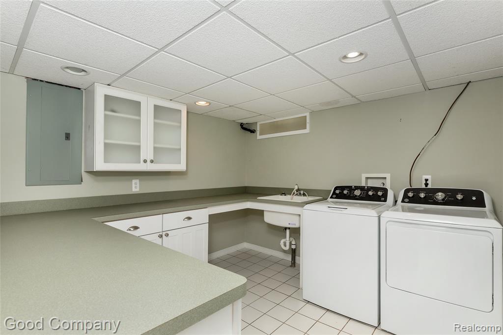 802 Orchard View Drive, Royal Oak, MI 48073 — Photo 39
