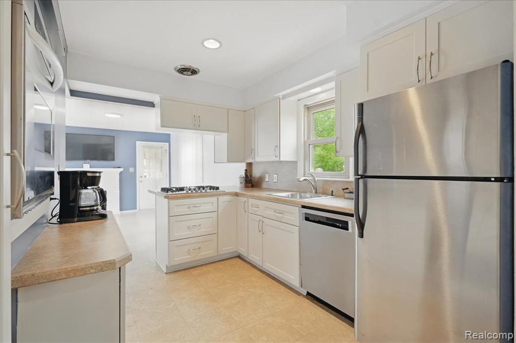 4412 COOPER Avenue, Royal Oak, MI 48073 — Photo 8