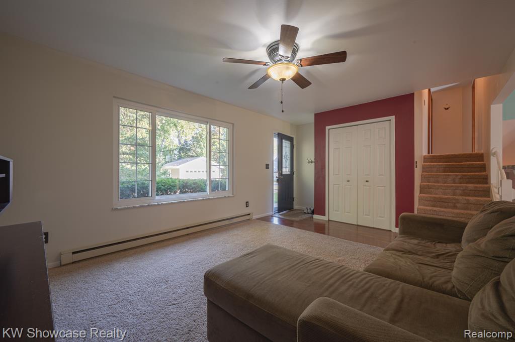8621 OAKSIDE Avenue, Commerce Twp, MI 48382 — Photo 28