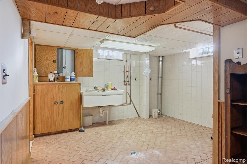6006 Rosetta Street, Dearborn Heights, MI 48127 — Photo 24