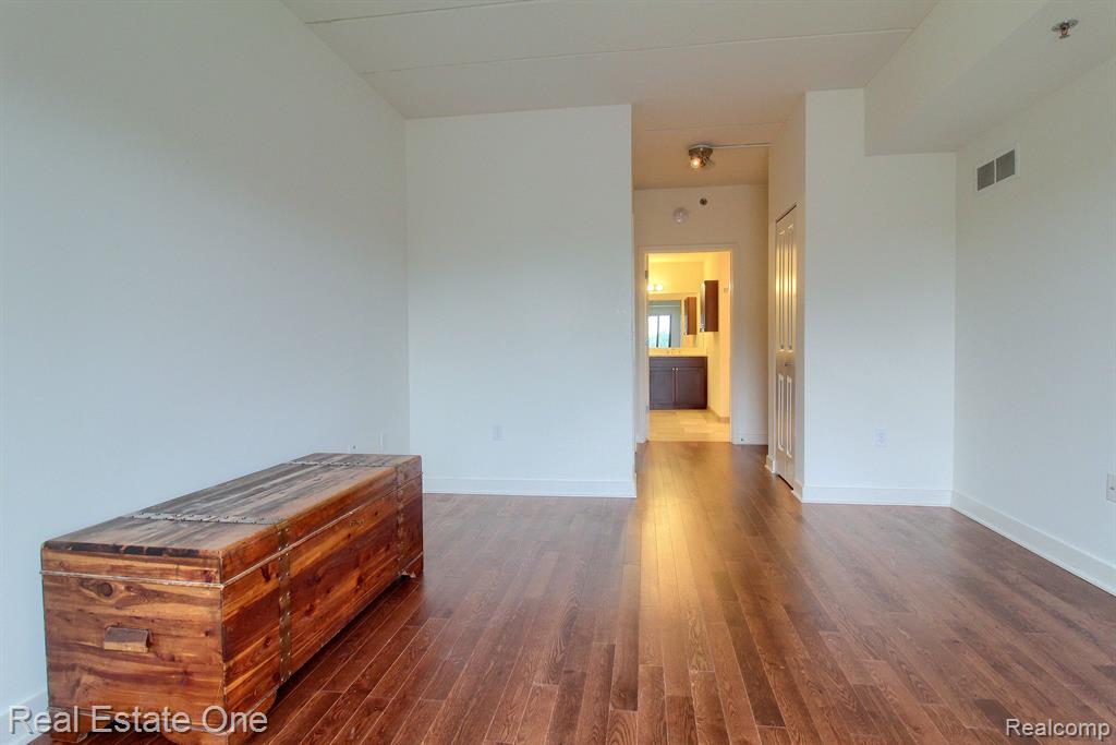 111 N ASHLEY Street, 403, Ann Arbor, MI 48104 — Photo 18