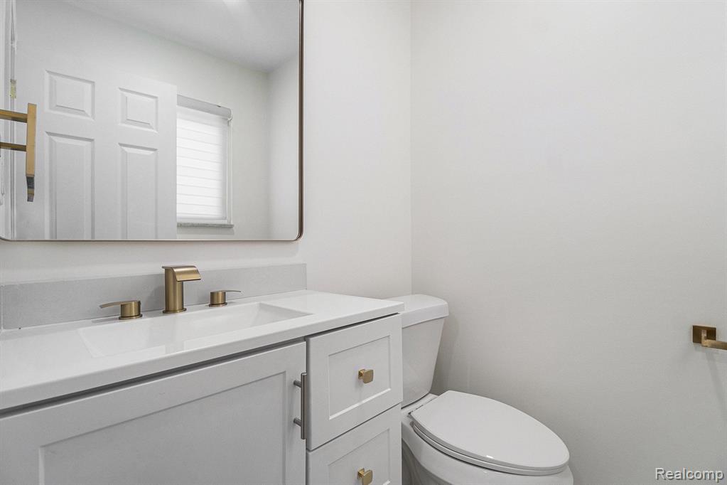 8601 INDEPENDENCE Drive, Sterling Heights, MI 48313 — Photo 10