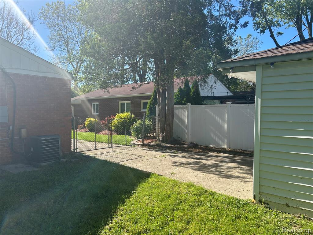 4987 Roosevelt Boulevard, Dearborn Heights, MI 48125 — Photo 27