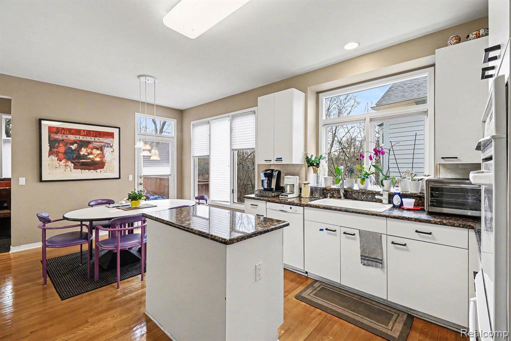 6426 Country Shire Lane, West Bloomfield, MI 48323 — Photo 17