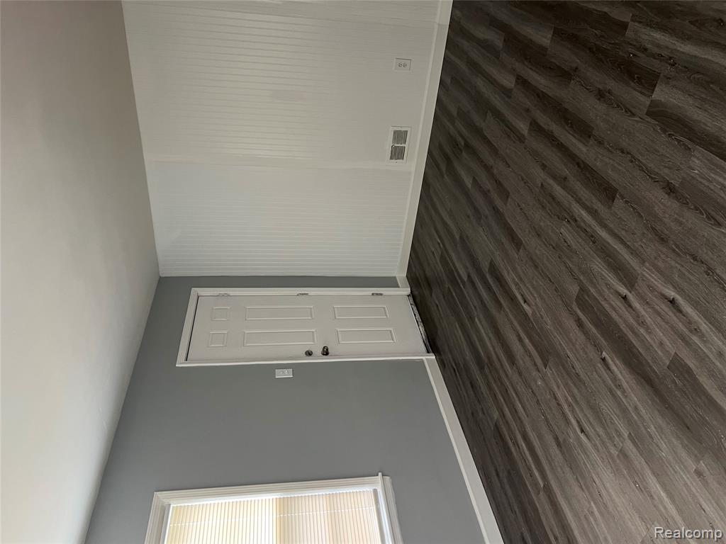 801 Hubbard Avenue, Flint, MI 48503 — Photo 5