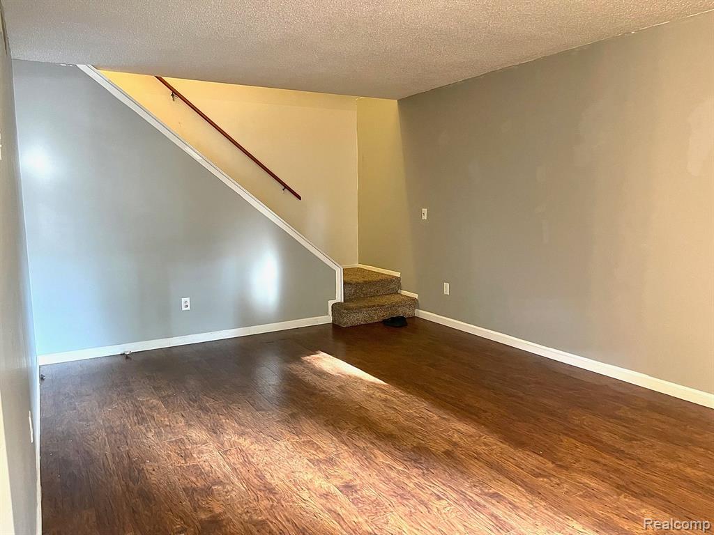 39554 OLD DOMINION Drive, Clinton Twp, MI 48038 — Photo 4