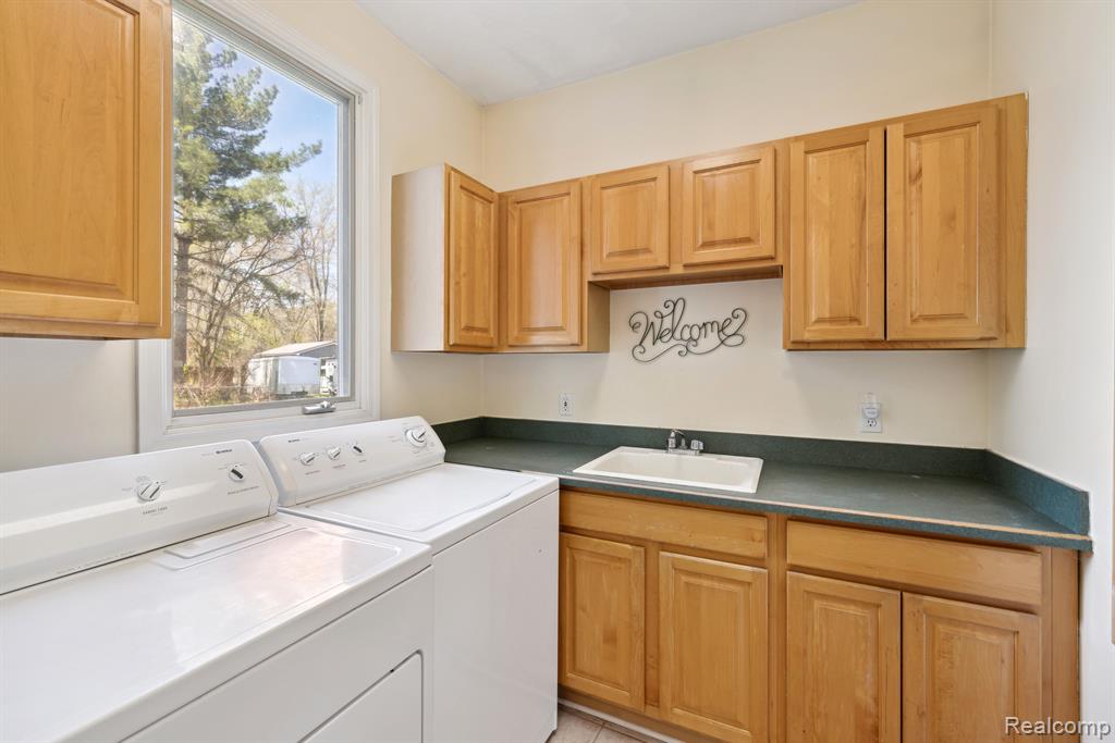 7520 FAIRVIEW Drive, Goodrich Vlg, MI — Photo 24
