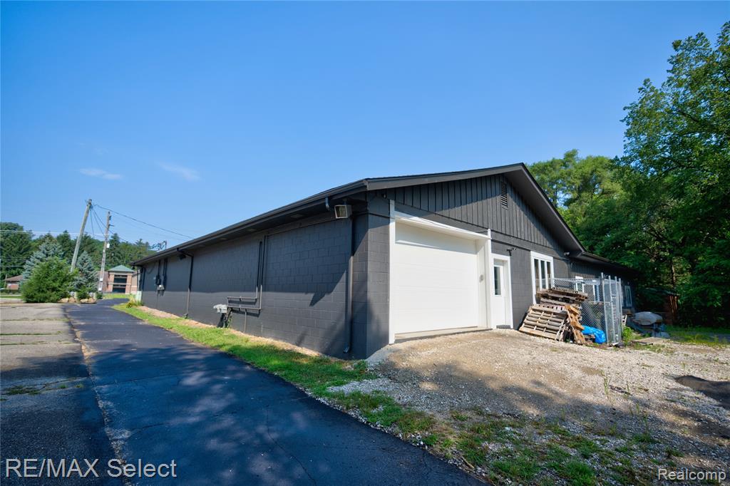 8080 Ortonville Road, Clarkston, MI 48348 — Photo 6