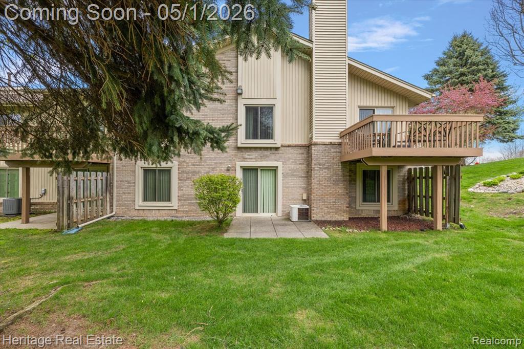 1932 Valley Lane, Lake Orion, MI — Photo 2