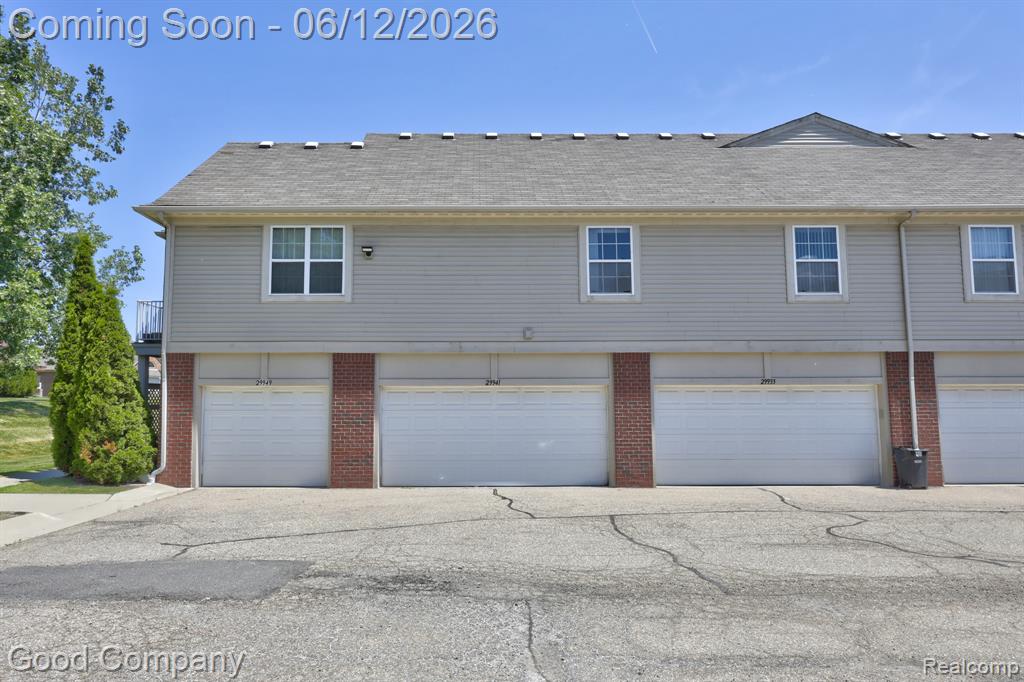 29941 Fox Run Circle, Warren, MI 48092 — Photo 32