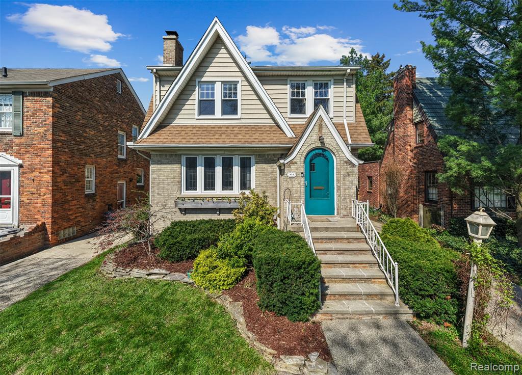414 Cloverly Road, Grosse Pointe Farms, MI 48236 — front exterior