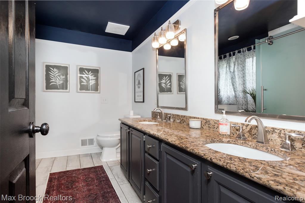 3685 Sunset Boulevard, Orchard Lake Village, MI 48324 — Photo 24