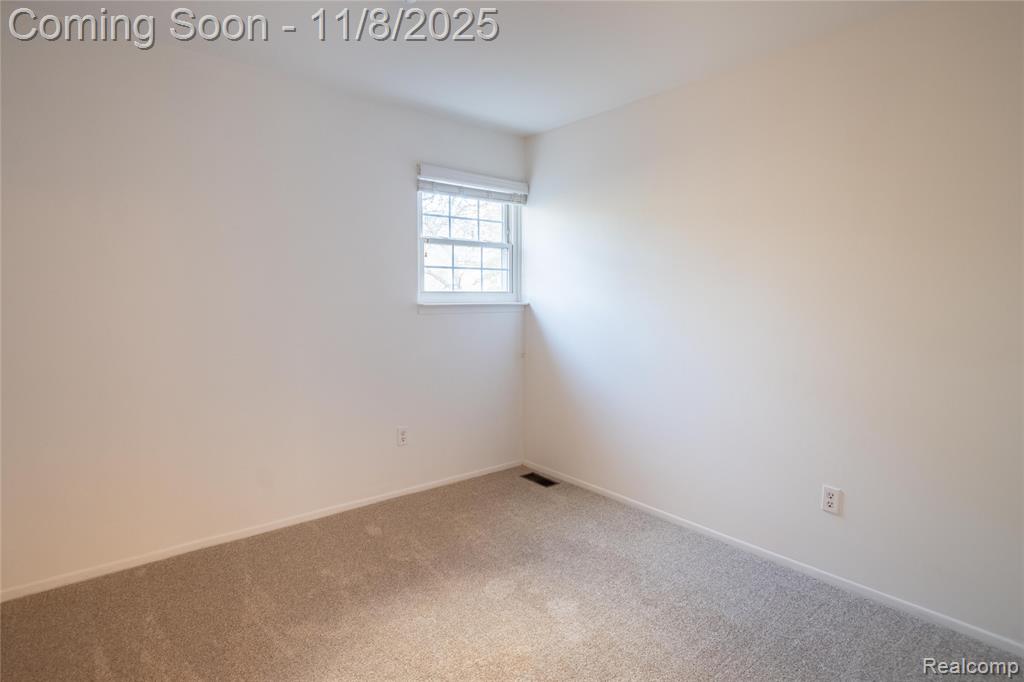 285 Inlet Court, Walled Lake, MI 48390 — Photo 18