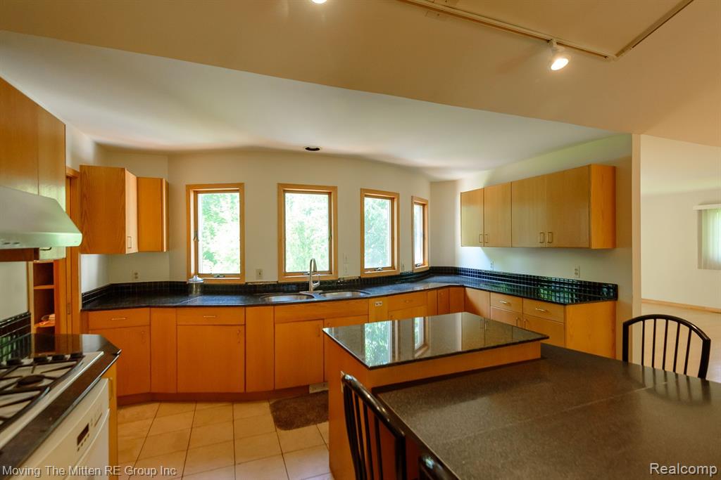 7181 MUERDALE, West Bloomfield, MI — Photo 12