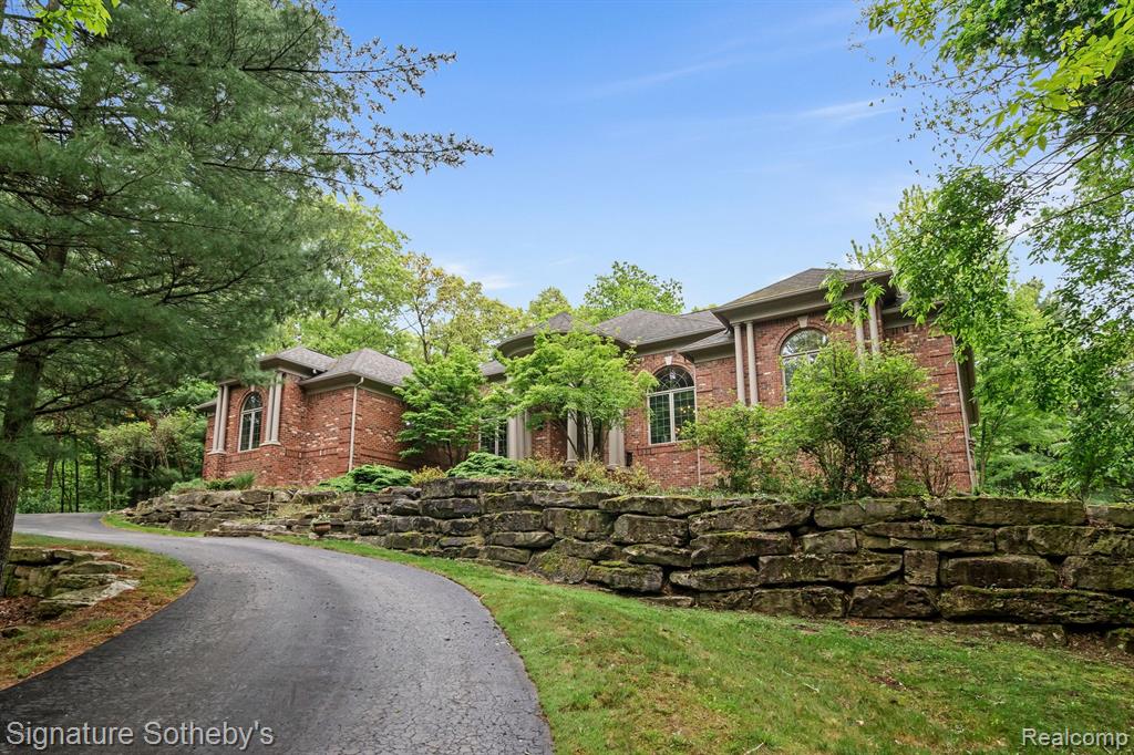 3967 Harmony Hills Drive, Oxford, MI 48370 — front exterior