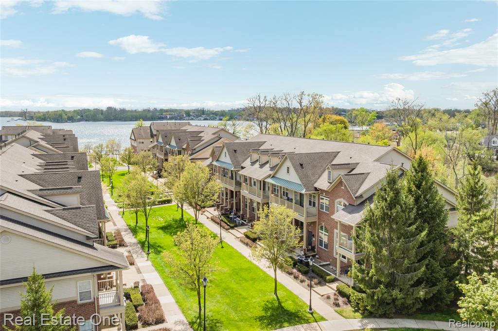 160 Sandy Lane, Walled Lake, MI 48390 — Photo 12