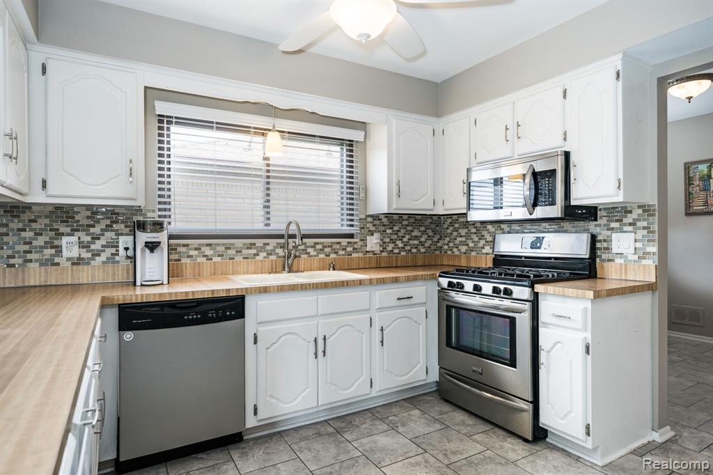 47303 Nola Drive, Macomb, MI 48044 — Photo 11