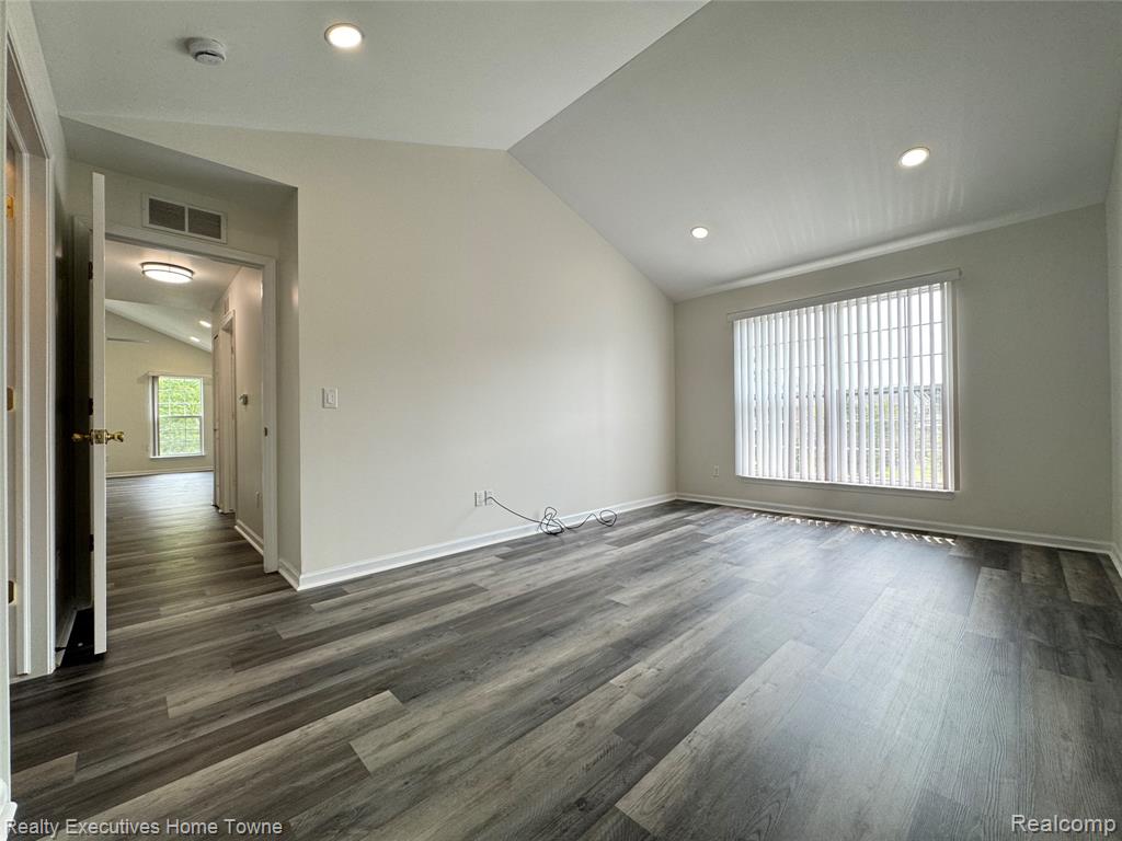 43940 Elm Drive, Sterling Heights, MI 48313 — Photo 17