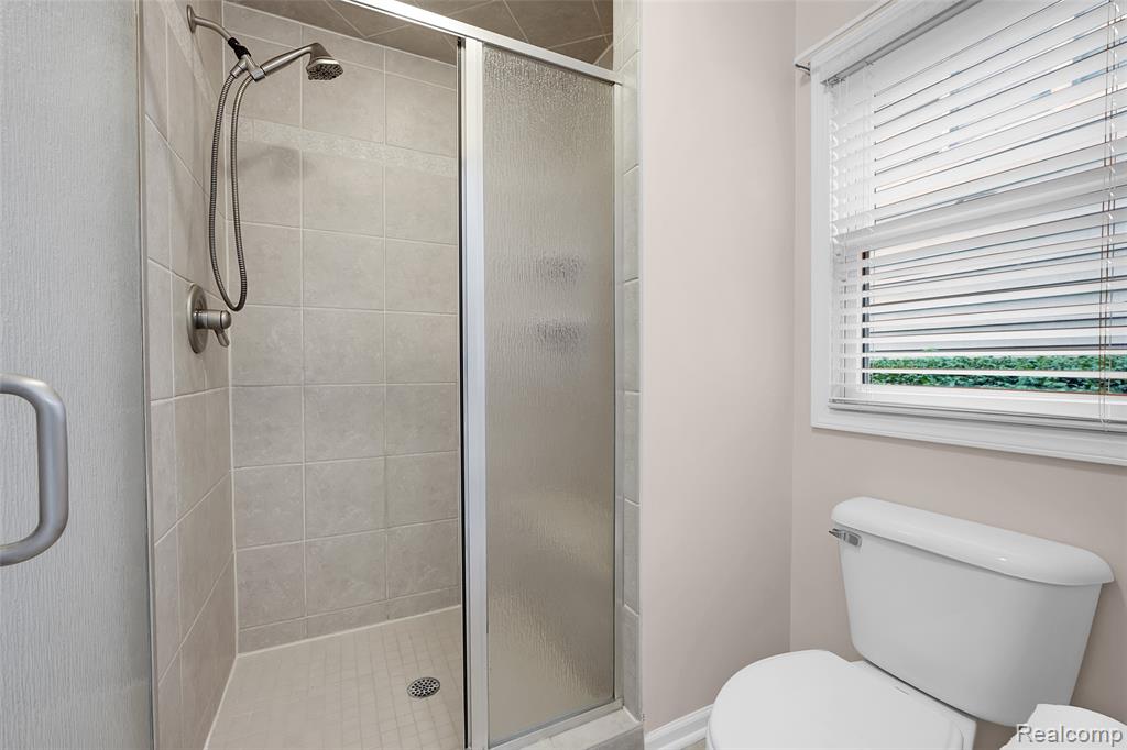 5729 Windspirit Court, 36, Waterford, MI 48327 — Photo 17