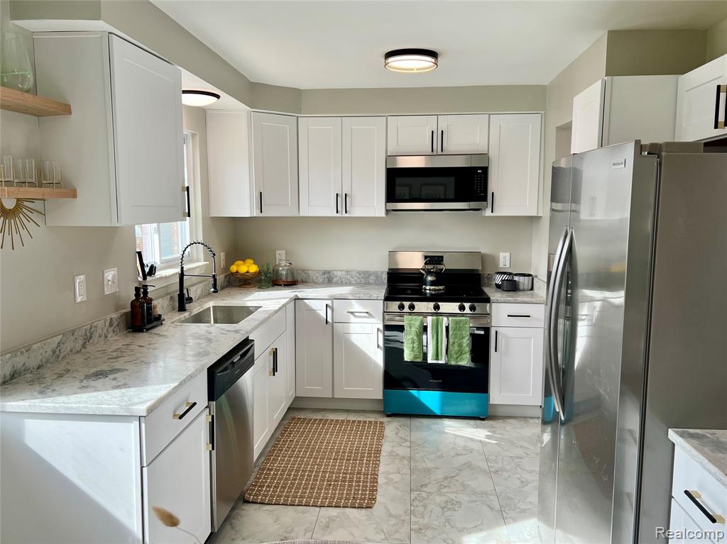 24545 Greenbrier Avenue, Eastpointe, MI 48021 — Photo 10