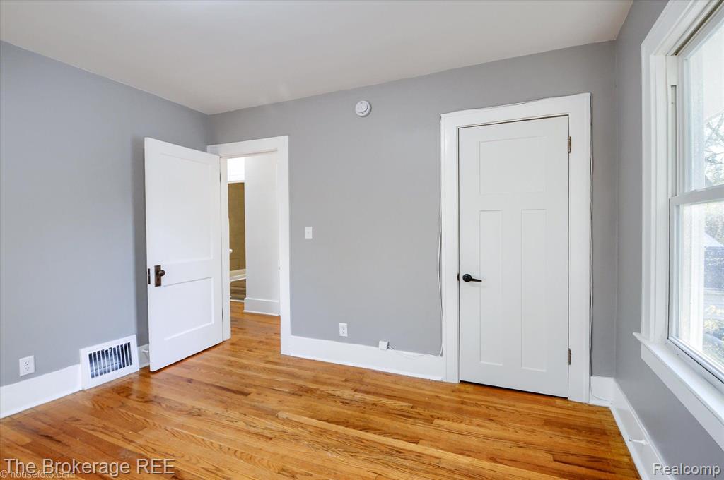 705 FRANK Street, Flint, MI 48504 — Photo 24