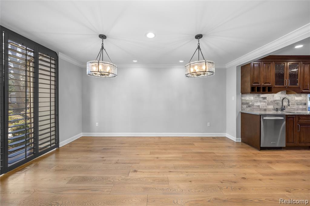 4695 Maura Lane, West Bloomfield, MI 48323 — Photo 12